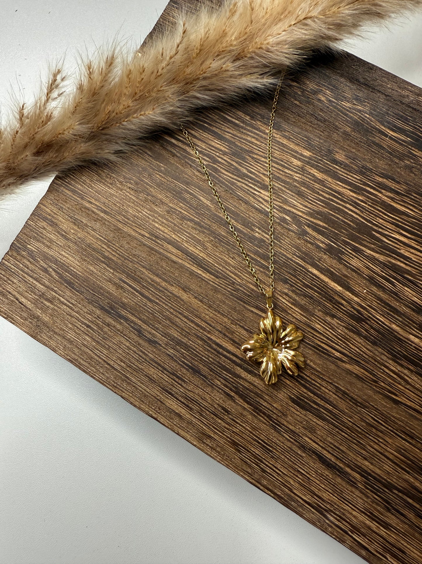 COLLIER 225