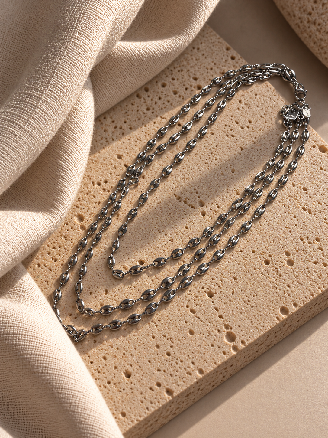 COLLIER