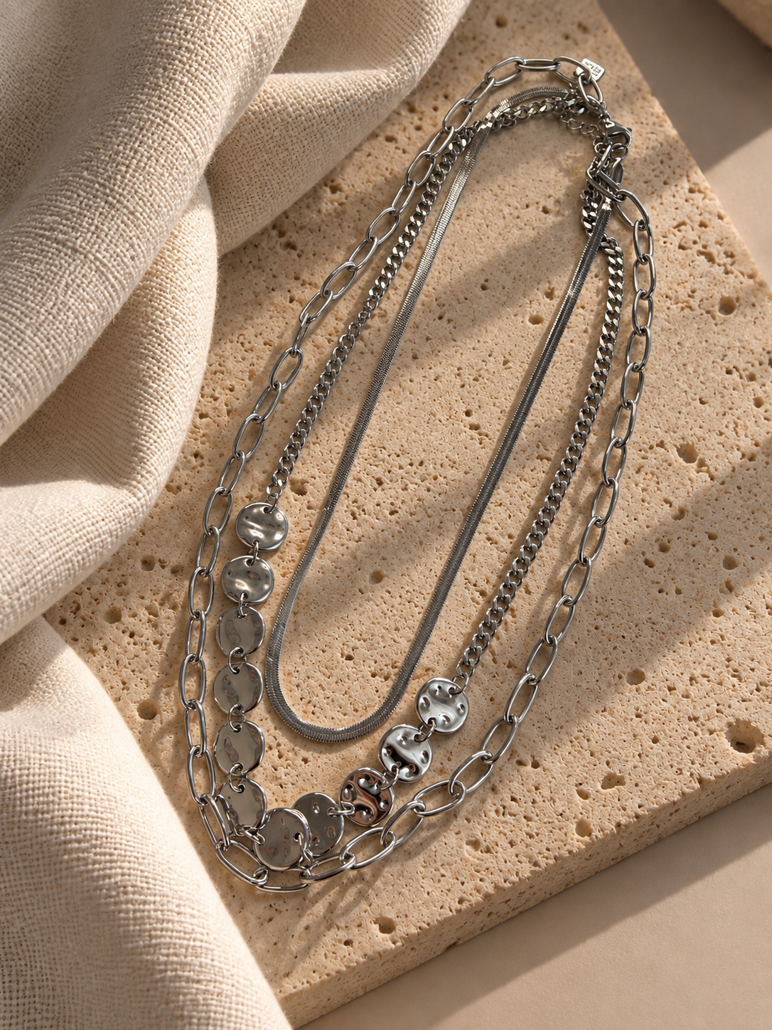 COLLIER
