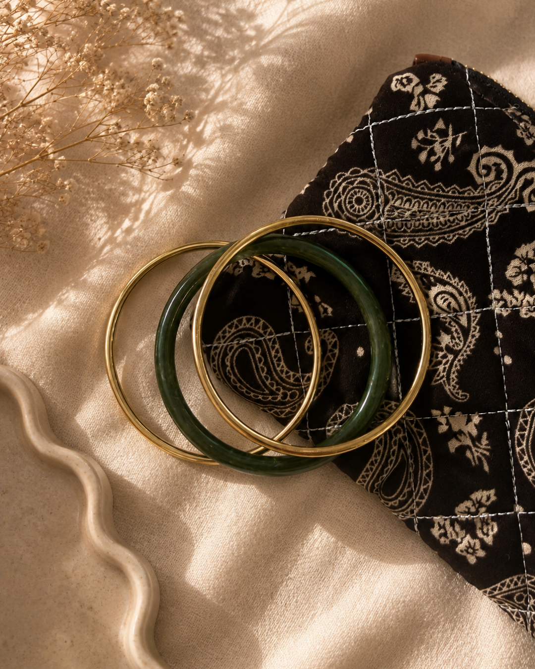 LOT BRACELETS