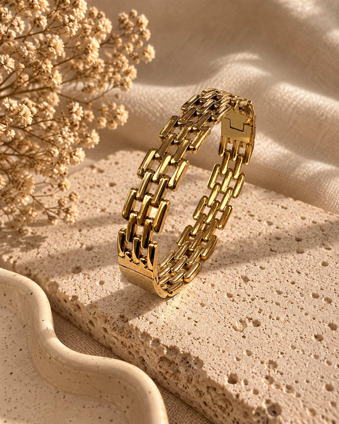 BRACELET
